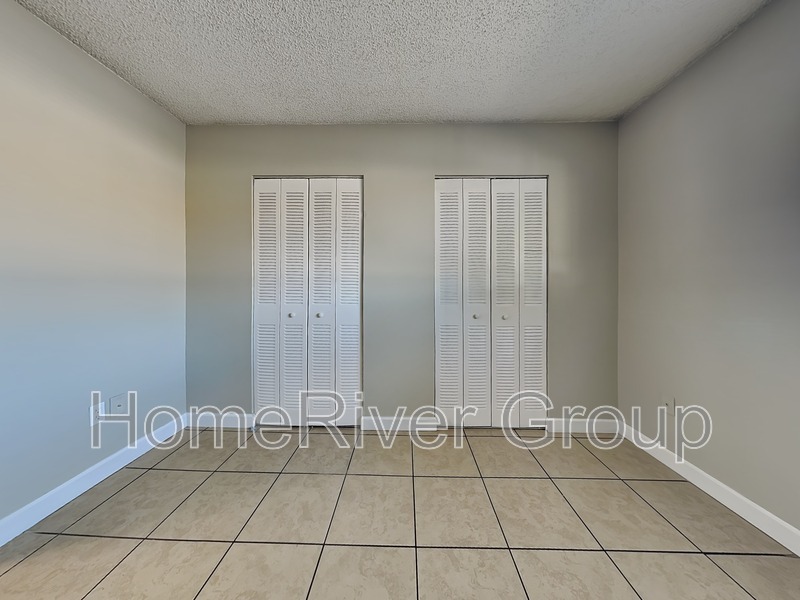 Building Photo - 681 W Rosewood Ln
