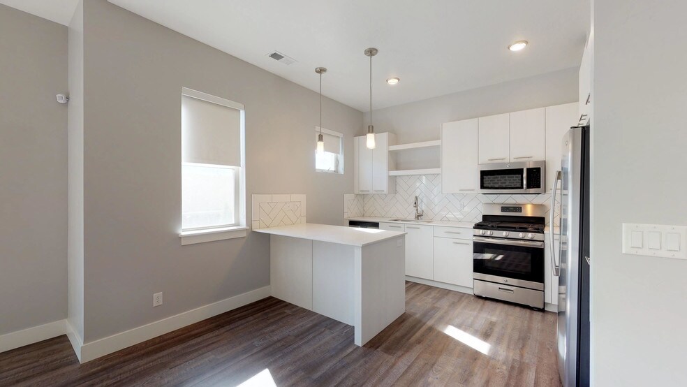 2BR, 2BA - Madison (C-207) - Park East