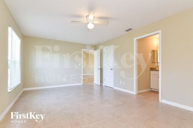 Building Photo - 10371 Grail Ave