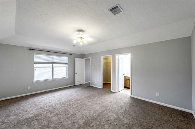 Building Photo - 22435 Stamford Brook Ct