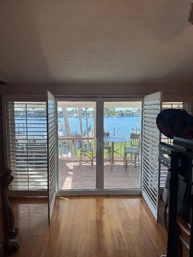 Building Photo - 409 Fernandina St