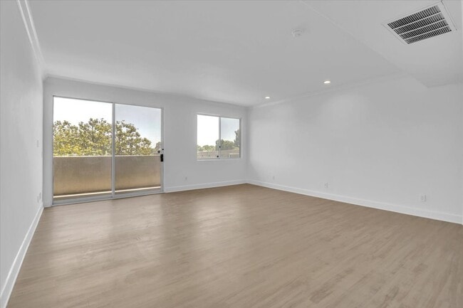Building Photo - 390 S Sepulveda Blvd
