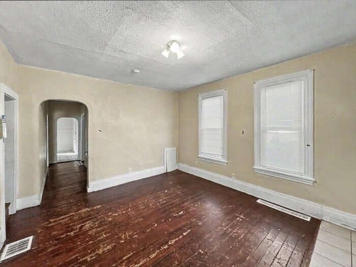 Building Photo - 490 Gage St