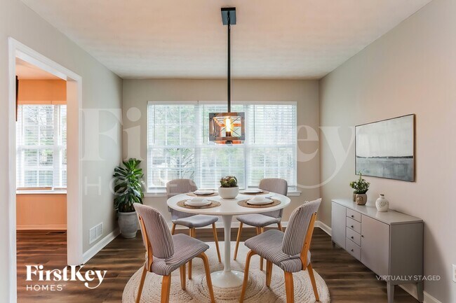 Building Photo - 23 Clearwater Ct