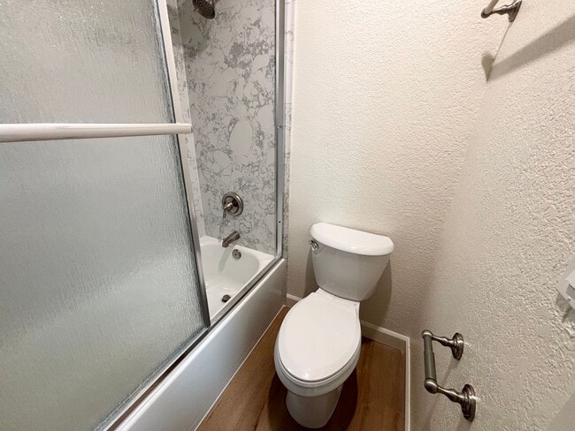 Building Photo - Remodeled Spacious 3BR/2BA Home in Prime Davis Location