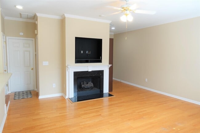 Building Photo - 30 Cedar Rock Dr