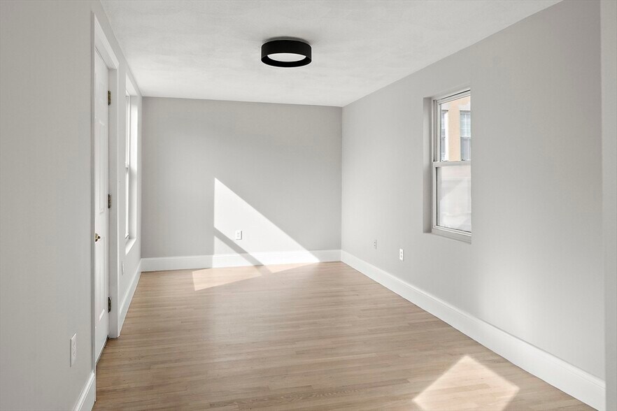 Building Photo - 64 Trenton St