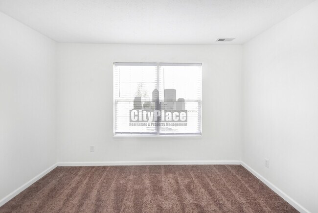 Building Photo - 1394 Fall Ridge Dr