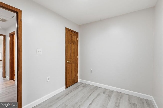 Building Photo - 5001 Lambsgate Ln