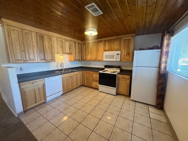 Building Photo - Beautiful Draper apartment for rent!