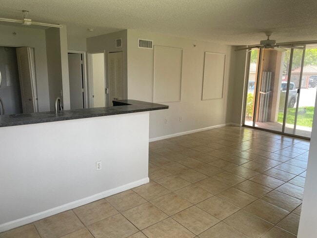 Building Photo - 7856 Sonoma Springs Cir