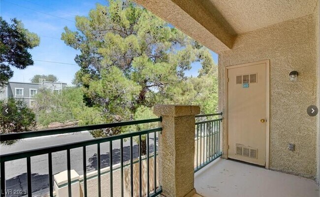 Building Photo - 5155 W Tropicana Ave