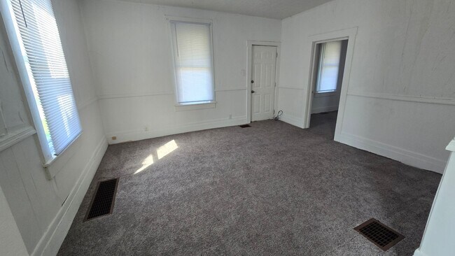 Building Photo - 3 Bed - 2 Bath Home, Muncie's North Side!