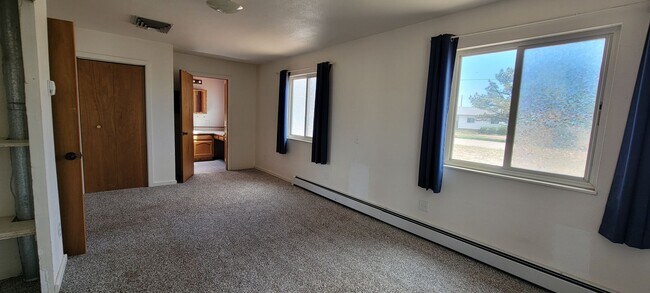 Building Photo - 655 3rd St