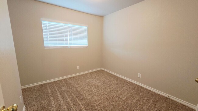 Building Photo - The Gardens at Summit 3 Bedroom Townhome