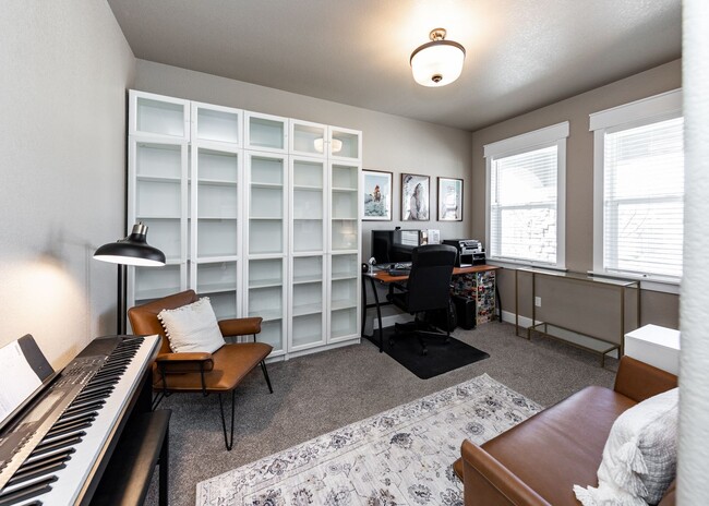 Building Photo - Beautiful, Spacious Home in Wolf Ranch in D20