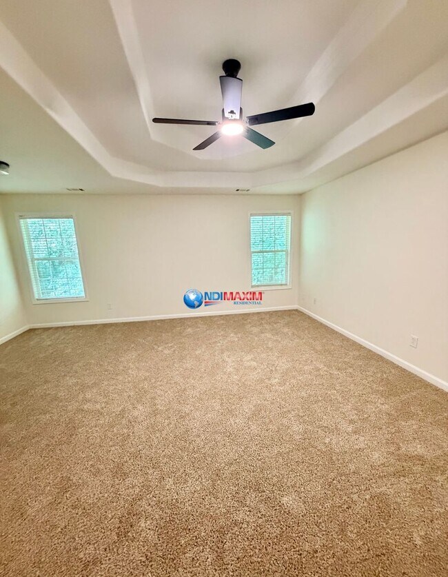 Building Photo - Spacious RENOVATED house with full walk-out basement in Jonesboro