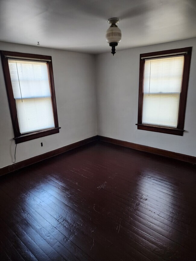 Building Photo - 19 Gibson Ave