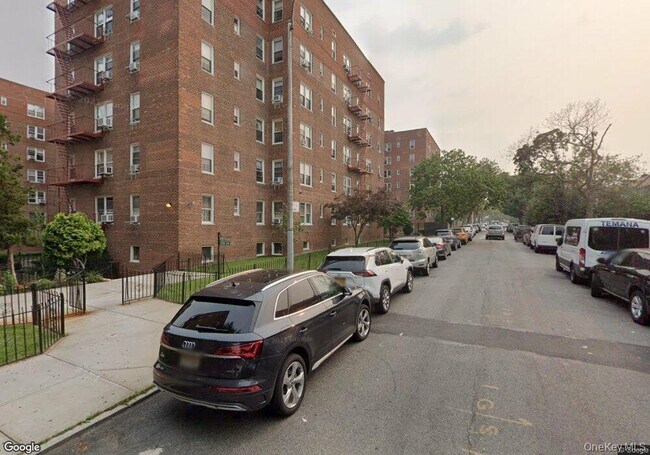 Building Photo - 105-24-105-63 63rd Dr