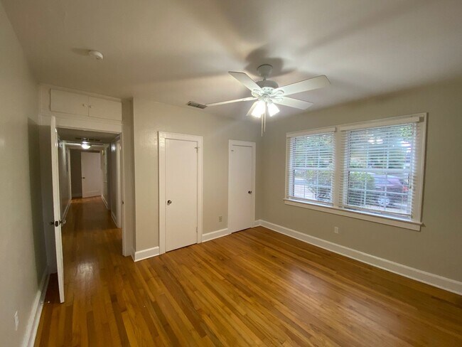 Building Photo - 948 Alachua Ave