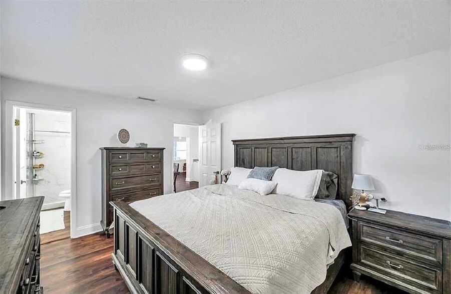 Building Photo - 2873 Sarah Dr