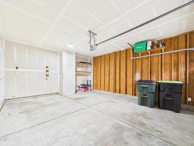 Building Photo - 302 Meeting Hall Dr