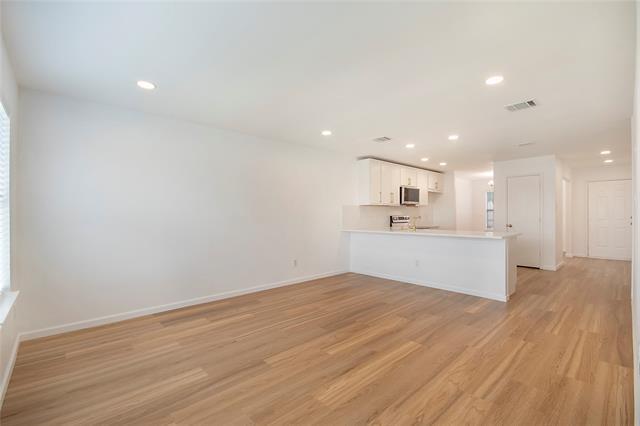 Building Photo - 1618 Pin Oak Trail