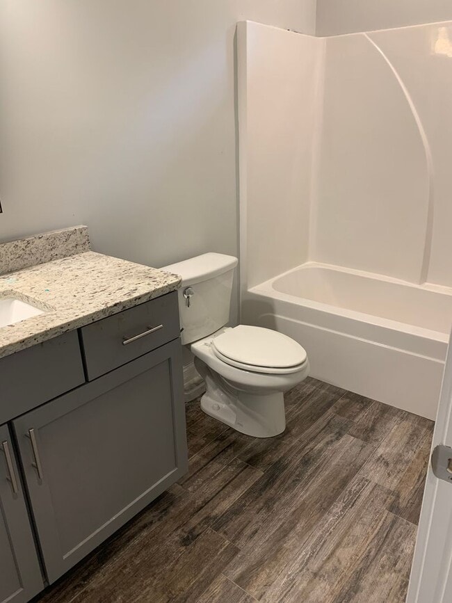 Primary Photo - College Oaks