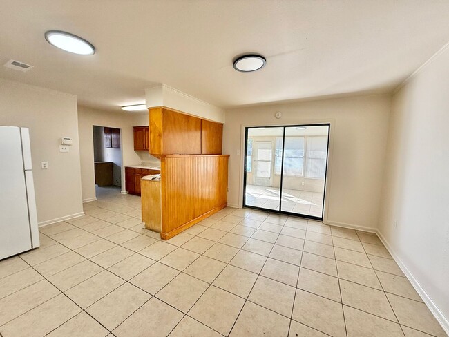 Building Photo - Home For Lease