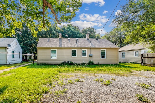 Primary Photo - Super Affordable One Bedroom Duplex!