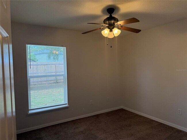 Building Photo - 122 Brightview Dr