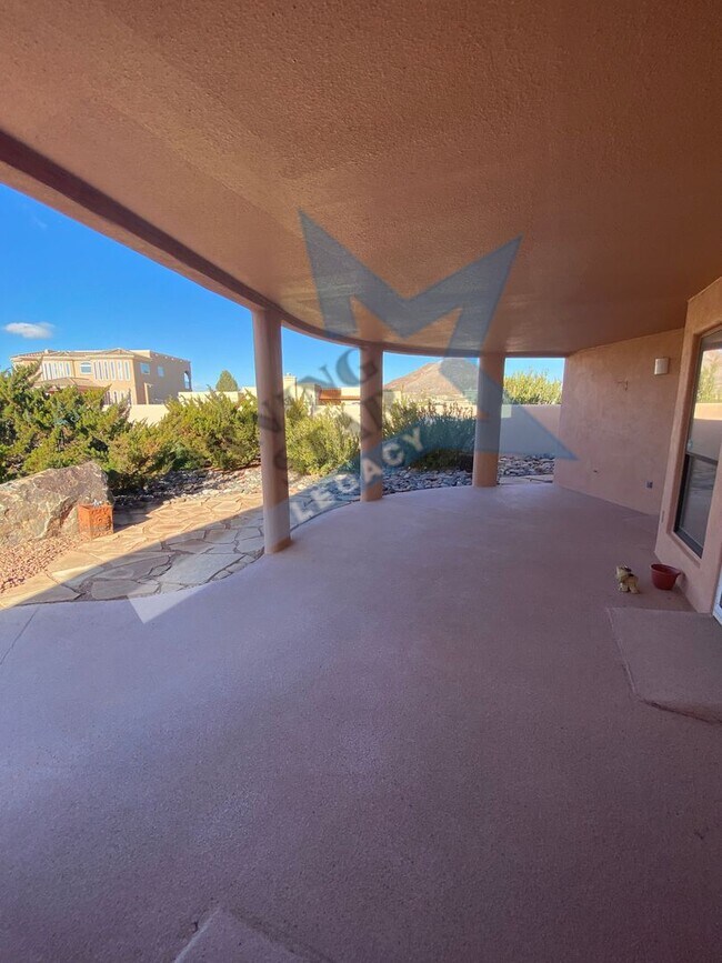 Building Photo - VIEWS!!  Spacious home in Picacho Hills!