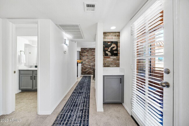 Building Photo - 8787 E Mountain View Rd