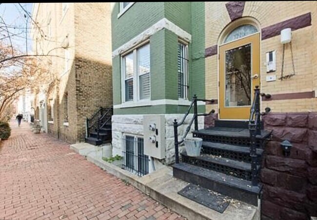 Building Photo - 1725 Willard St NW