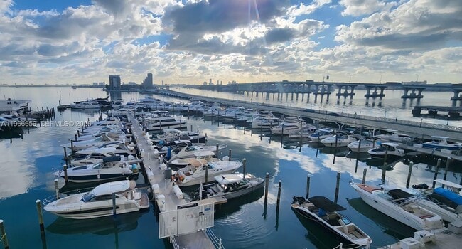 Building Photo - 555 NE 15th St