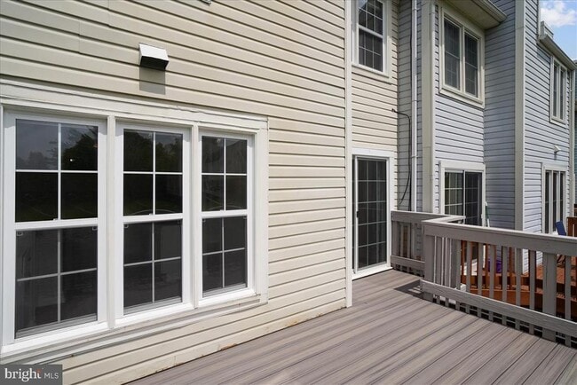 Building Photo - 8830 Thomas Lea Terrace