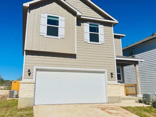 Building Photo - 14607 Emerio Dr