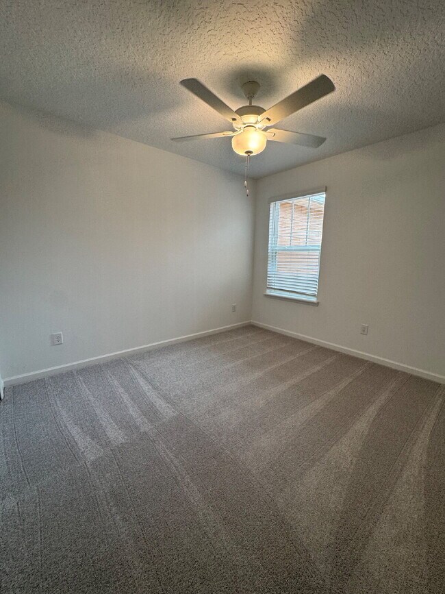 Building Photo - Brand New 3 Bed | 2.5 Bath Townhome – Mode...