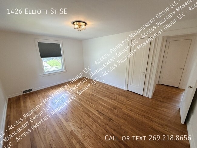 Building Photo - 1426 Elliott St SE