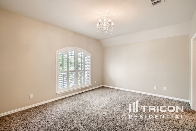 Building Photo - 5715 Danville Ln