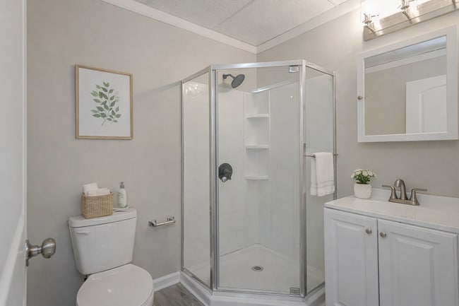 Building Photo - 533 W 8th St