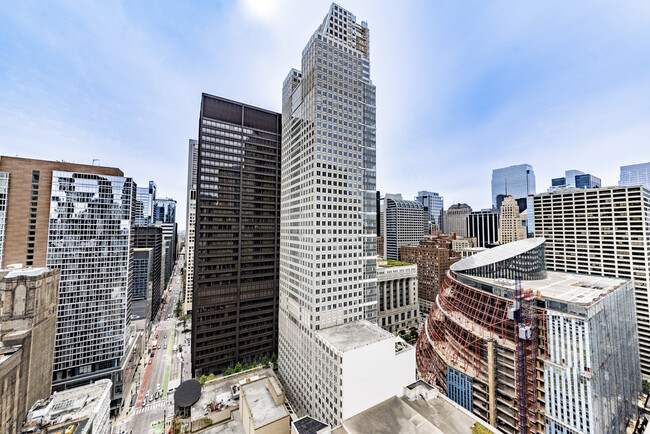 Building Photo - 200 N Dearborn St