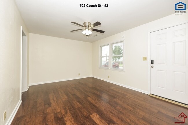 Building Photo - 702 Couch St