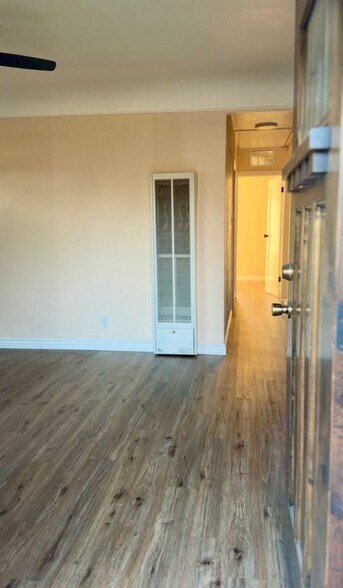 Building Photo - 2149 Greenfield Ave