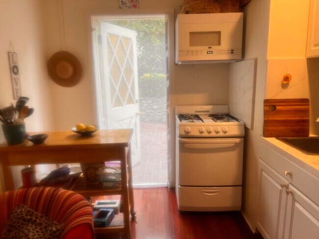 Building Photo - 400 Prospect Ave