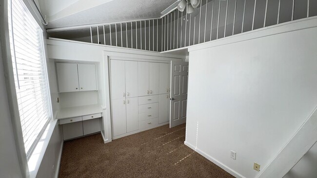 Building Photo - 335 E 830 S