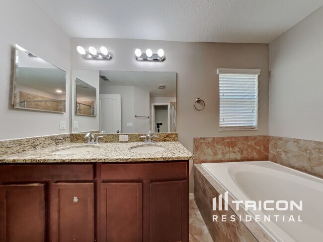 Building Photo - 16668 Myrtle Sand Dr