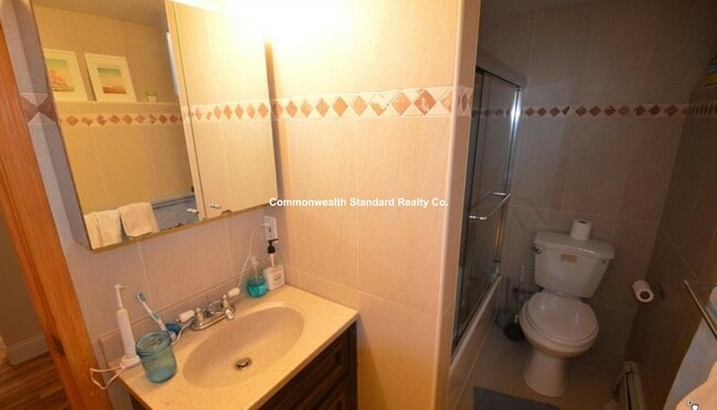 Building Photo - 94 Pleasant St