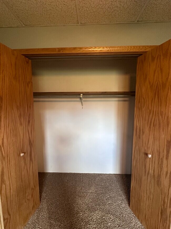 Building Photo - 2711 Jelinek Ave