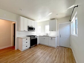 Building Photo - 584-588 Cypress